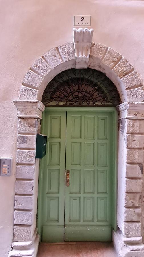 Appartamento Sunrise - Centro Storico N1 Riva del Garda Dış mekan fotoğraf